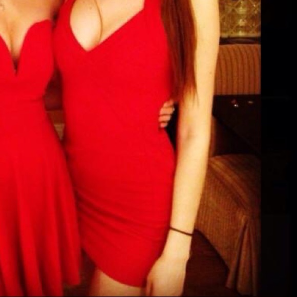 Tobi Red Bandage Dress - Picture 11 of 12